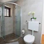 Apartman Leda *