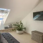 Apartman Leda *